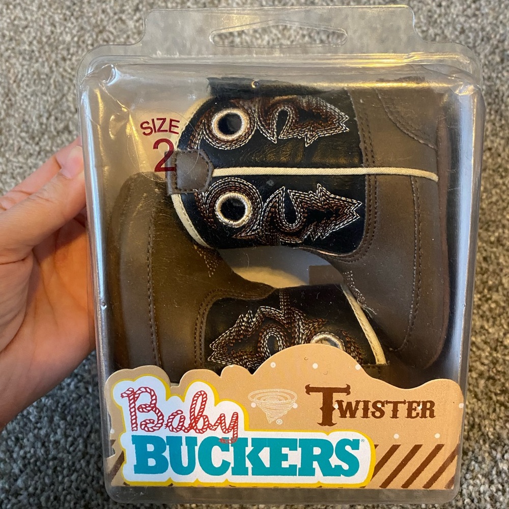 Infant crib boot, size 2